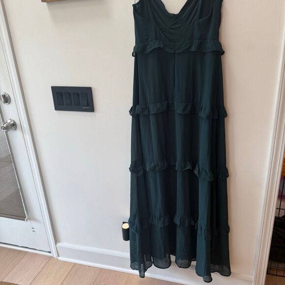 $99 Lulus Sincerely Poised Emerald Backless Bustier Tiered Maxi Dress size mediu - Picture 8 of 9